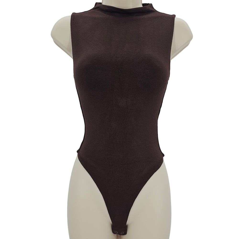naked wardrobe Sleeveless High-Cut Bodysuit in Dark Brown